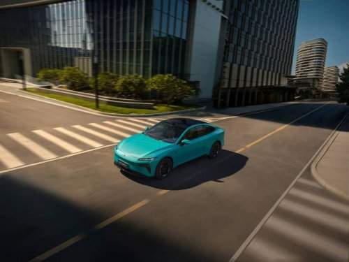 年轻人第一台车怎么选？15万级新能源车“舒适+智能”终极指南