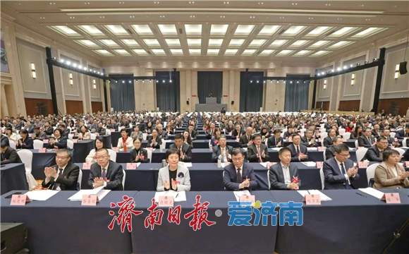 市政协十五届五次会议开幕 刘强于海田韩金峰孙开连杨峰出席 雷杰作常委会工作报告 王京文主持 刘霞作提案工作情况的报告