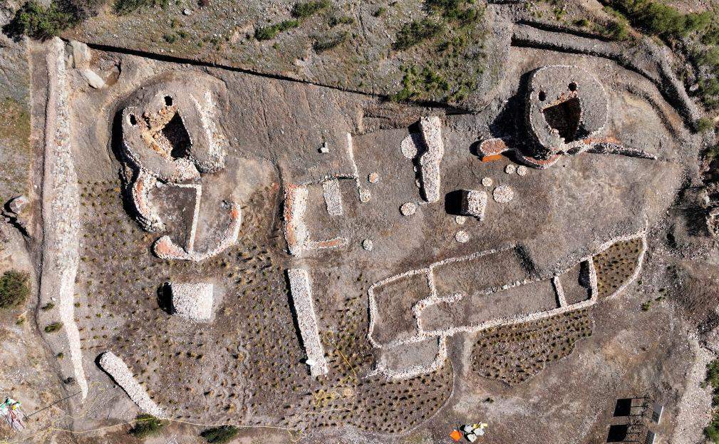 景德镇白瓷,千年前就“穿越”到贺兰山深处