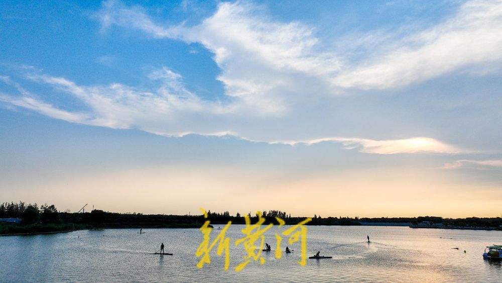 “水上漂”夏日爆火 桨板运动开启“乘风破浪”之旅