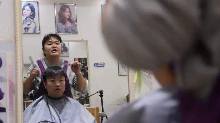 为什么偏偏是她?调查显示:超九成受访者希望社区有“晓华”