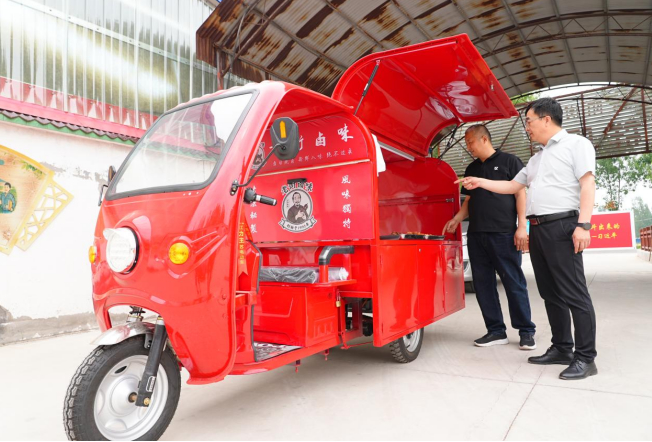 融媒·见证丨“卤”出好“钱”景！闲置厂房变身村办企业，村里宝妈当上“小老板”