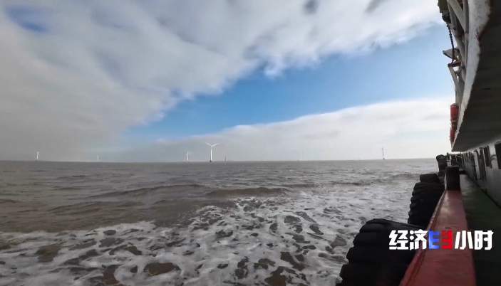 中国算力基建开辟海上赛道 探访全球首个海底数据中心