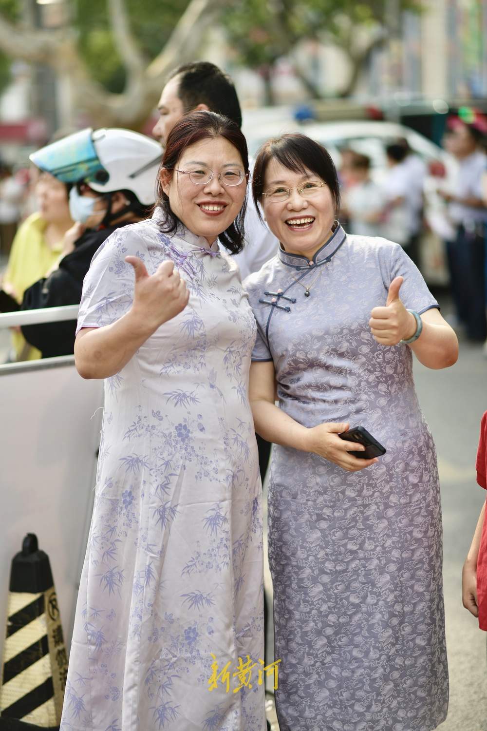 “祝我姐姐金榜题名” 二娃穿定制版T恤为考生加油