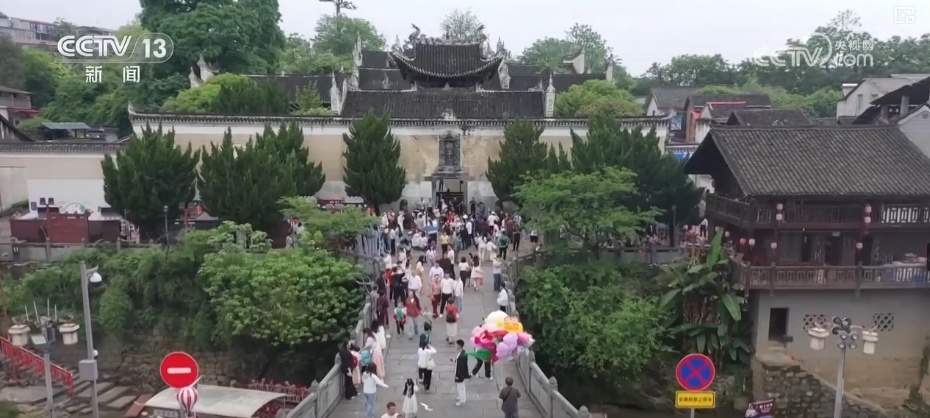 飙升120%!“数”读“五一”假期出行与消费新亮点