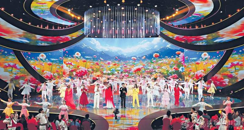 天山脚下“万马踏春” 中外合唱“一路繁花 2026新疆国际春节联欢晚会精彩上演