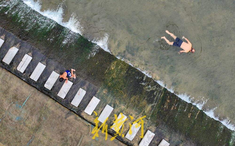 桑拿天开启，泉城市民进山亲水纳凉