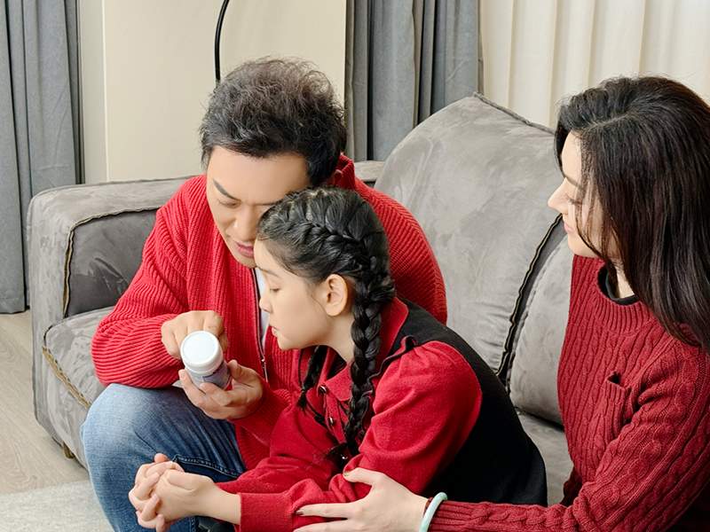 康麦斯官宣＂营养星推官＂，携手演员黄海冰共写儿童营养新篇章