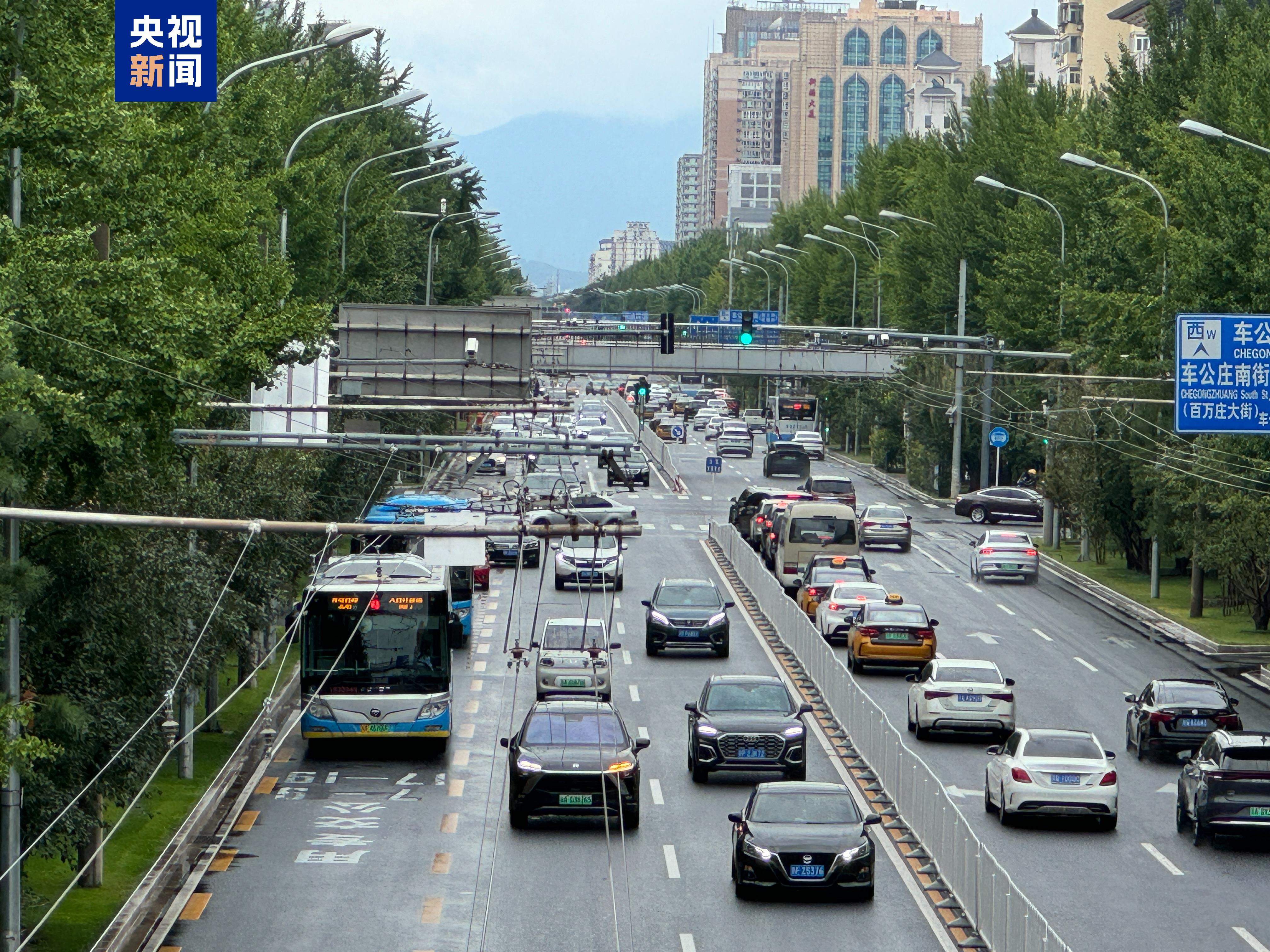 北京:今起,三环内公交专用道公休日开放