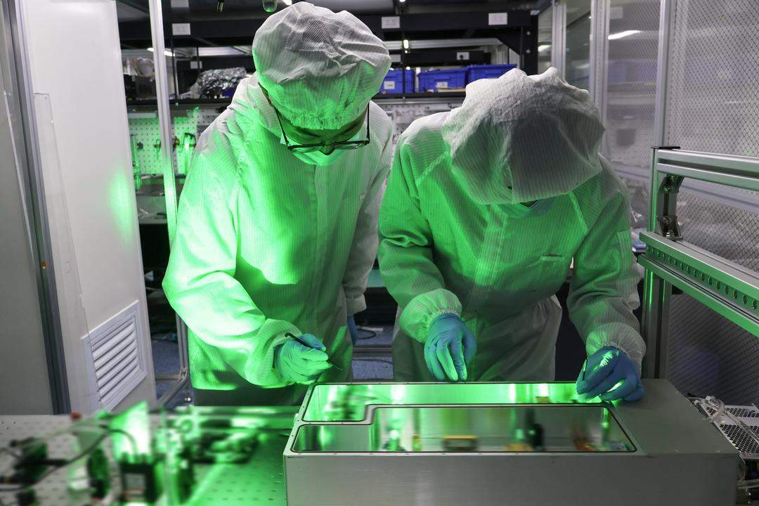 蹲点调查｜这束光，切开全球市场