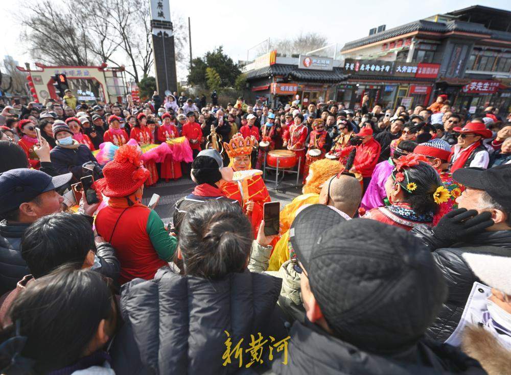 正月初一赶一场明湖市集，沉浸式触摸非遗里的中国年
