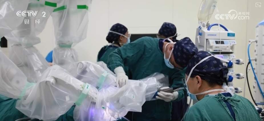 “AI+医疗”规模化应用“加速跑” AI健康管理迎来爆发期形成万亿级市场