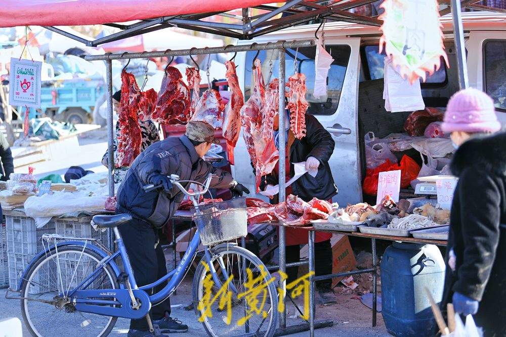 泉城腊月大集年味浓