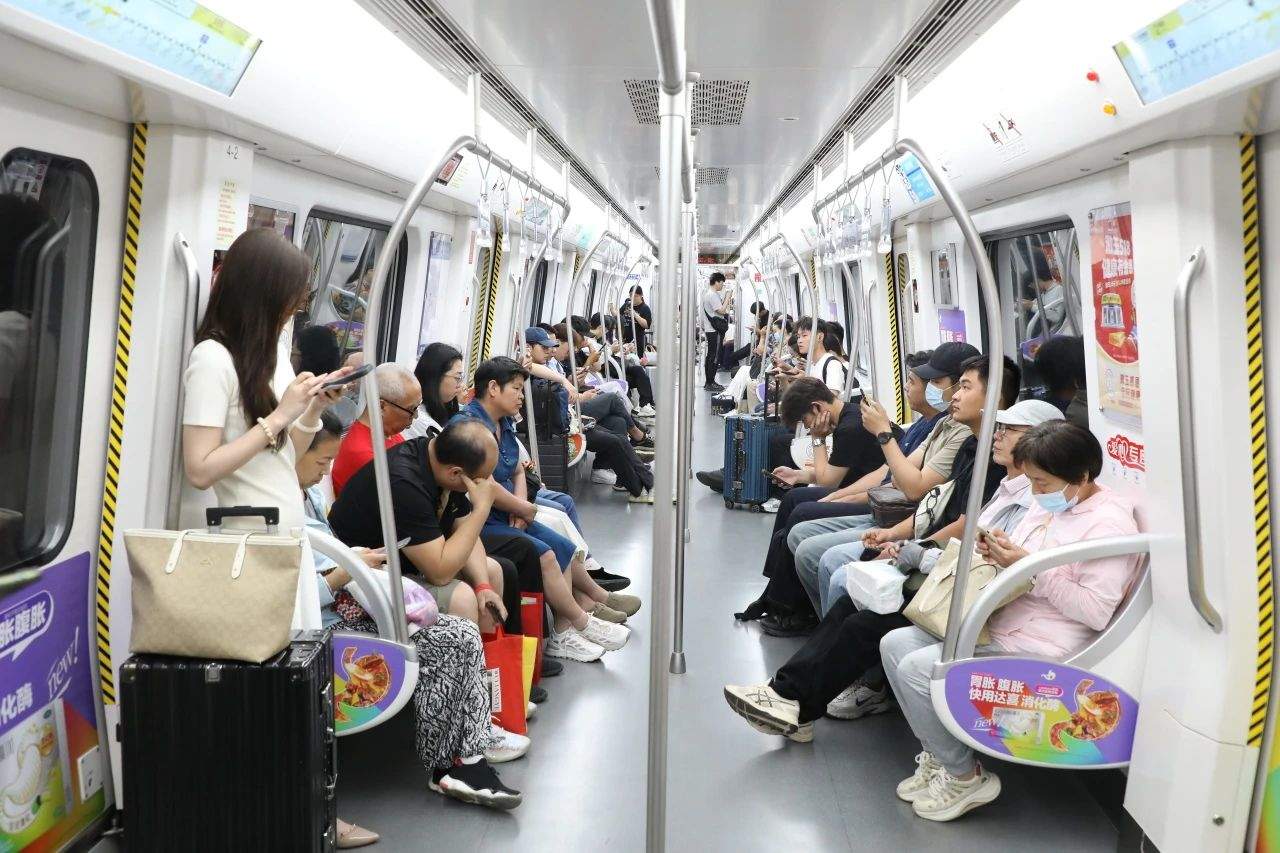 “我的天呐”，本周六可以乘地铁去看“小岳岳”啦！