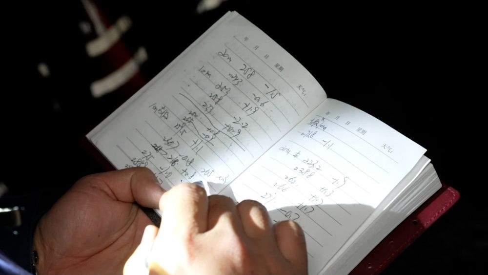 新华视点｜春节的坚守与担当 温暖相伴共赴团圆