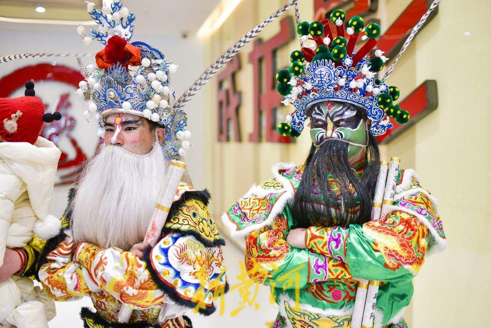 “泉”在济南过大年｜英歌舞新春舞动泉城 脸谱勾勒梁山好汉群像