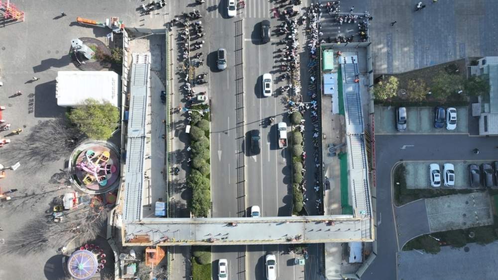 济南又有2座新过街天桥选址公示，2个月来已有9座密集公示