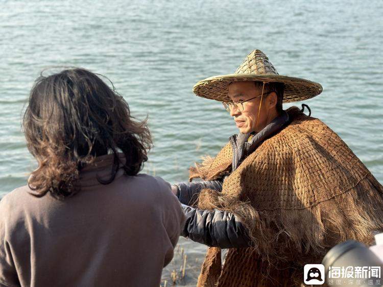 考古学教授做探店“吃播”,一个月涨粉百万