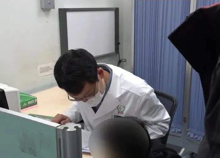“拒绝上学”门诊,也在治家长的“病”