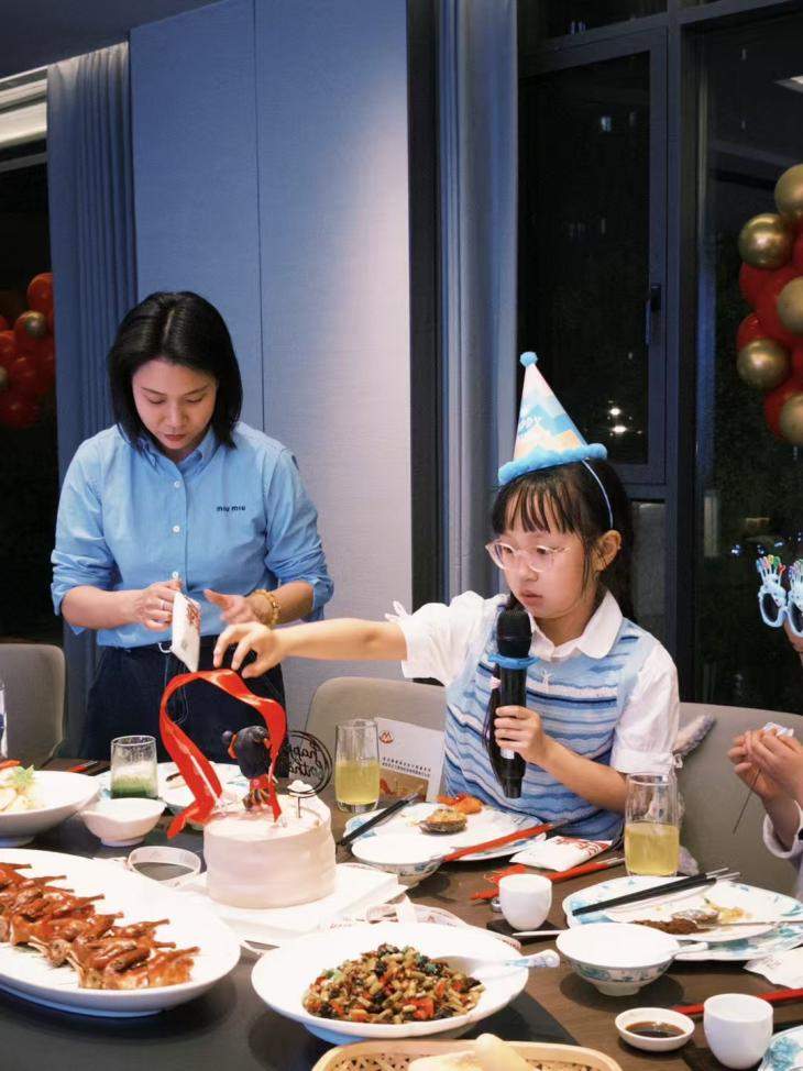 5年新开4家餐厅,留守女孩蜕变网红“掌柜”