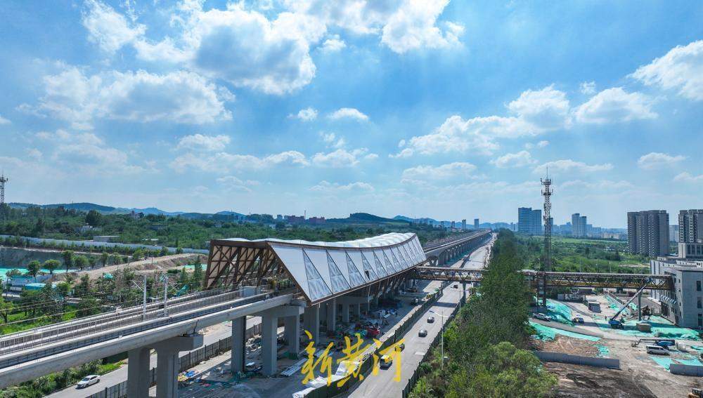 地铁8号线高架车站上新装