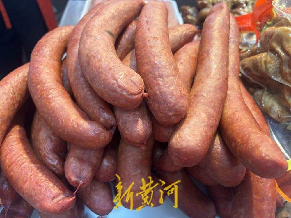 “泉”在济南过大年｜最高峰时近百人排队，济南这家老字号熟肉店里有熟悉的“年味”