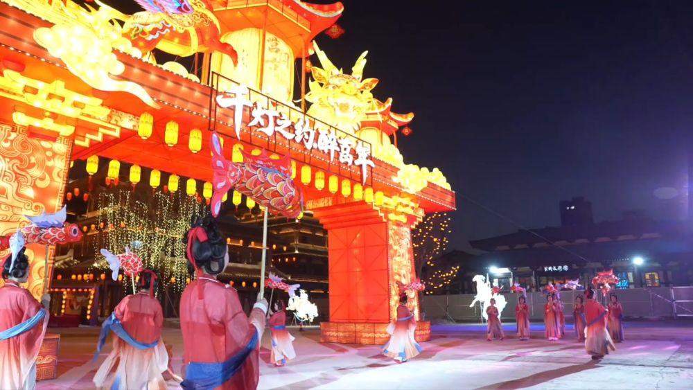 山东：流光溢彩迎马年 各地灯会年味浓