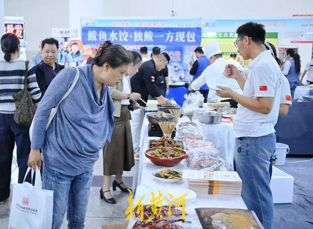 舌尖盛宴！鲁菜美食推广季开启，市民沉浸式逛吃