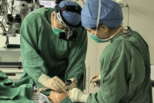 6岁孩子1000度近视的“重生”之路——封康医生后巩膜加固术真实记录 