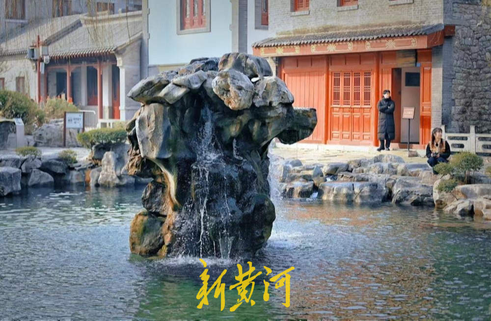 “月牙飞瀑”胜景持续近半年，初春泉城千泉竞涌醉游人