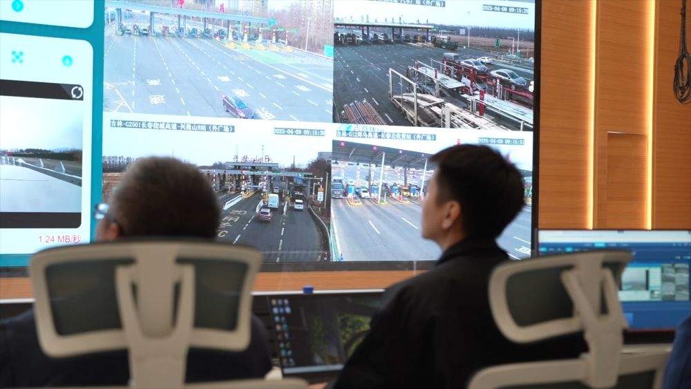 新华视点｜致敬劳动者 平凡岗位上的光芒万丈