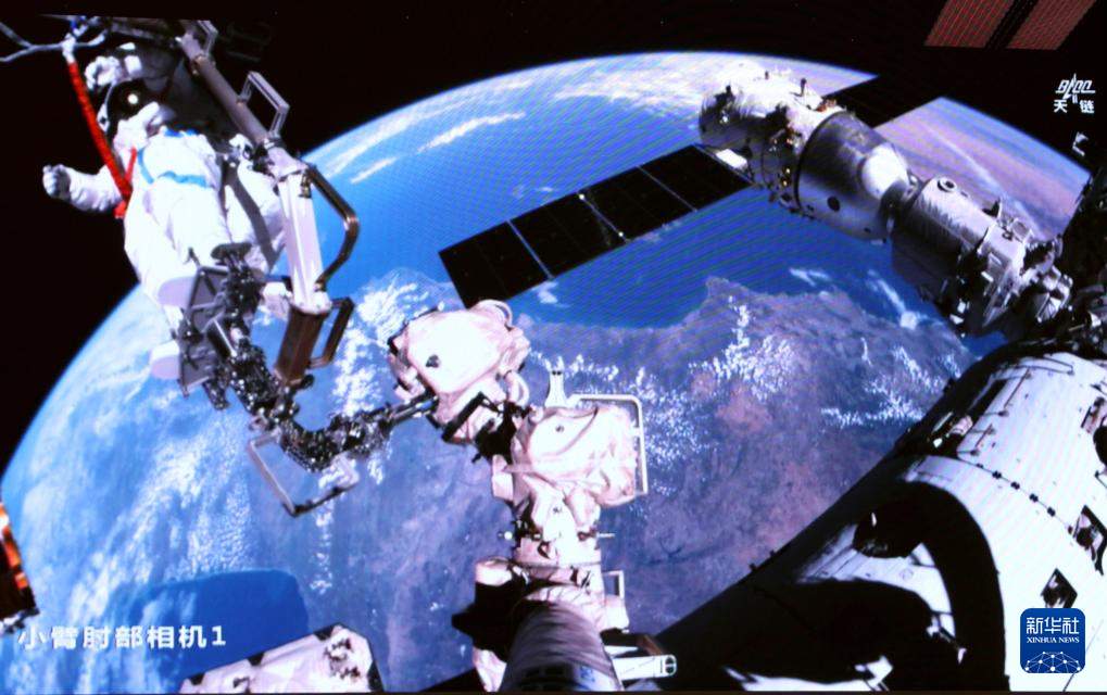 神舟二十一号航天员乘组圆满完成第三次出舱活动 