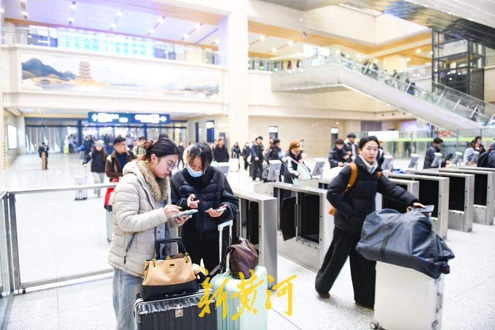 春运迎来最后一波高峰，驻济高校开学催生“三流叠加”