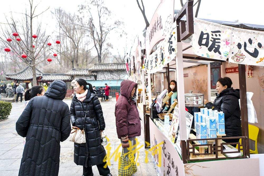 泉畔好物市集焕新亮相，创意美食文创引寒假打卡热