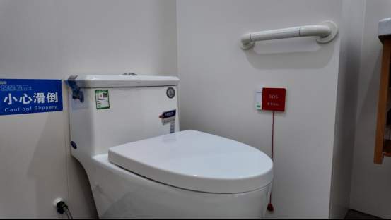 融媒·见证丨长护险落地公立医院，告别“一人失能、全家失衡”——​“一张床”暖了五千家