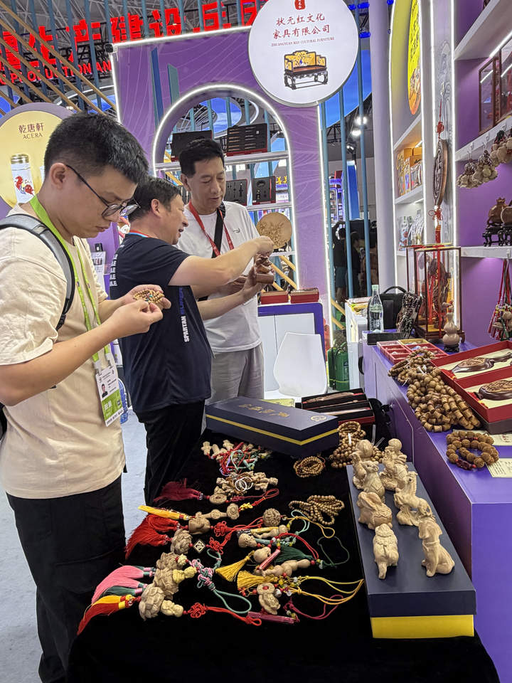 AI把脉、3D打鞋、养生锤抢手……消博会上的山东好品玩转“体验感”