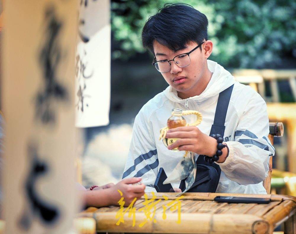 一年四季 泉在济南丨茶香氤氲处 岁月静好时，济南邀您赏泉品茗