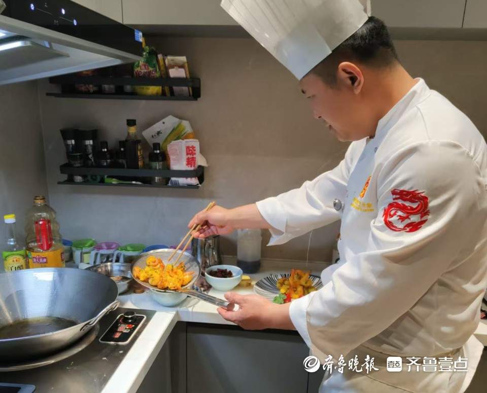 收费几十元到几千元，济南有群“送上门”的大厨