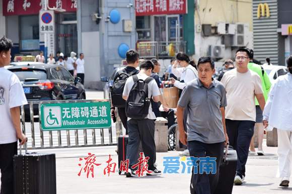 融媒·深调查丨当高铁座椅裹上“一次性新衣” “13000+”的本月爆品，卖的是“卫生焦虑”？