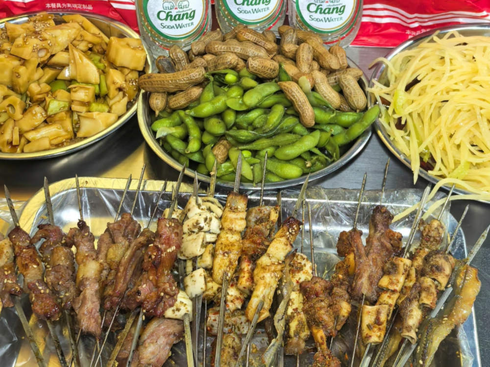 这个周末去哪嗨？天桥这场沉浸式美食嘉年华，把地道烟火气拉满了！