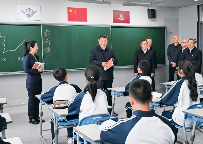 加强普惠性、基础性、兜底性民生建设