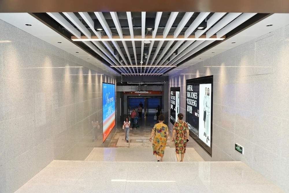 济南地铁4号线五里牌坊站与和谐广场接驳通道正式启用