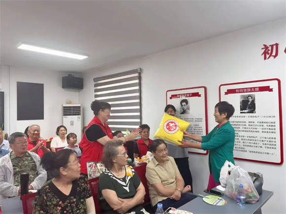 泉城义工走进全国优秀社区——天桥区工人新村南村街道西区社区 共话公益新篇章