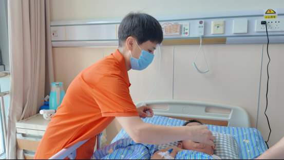 融媒·见证丨长护险落地公立医院，告别“一人失能、全家失衡”——​“一张床”暖了五千家