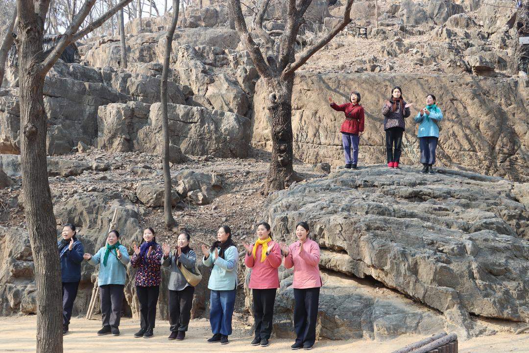 新春走基层丨车水马龙 齐鲁迎客来