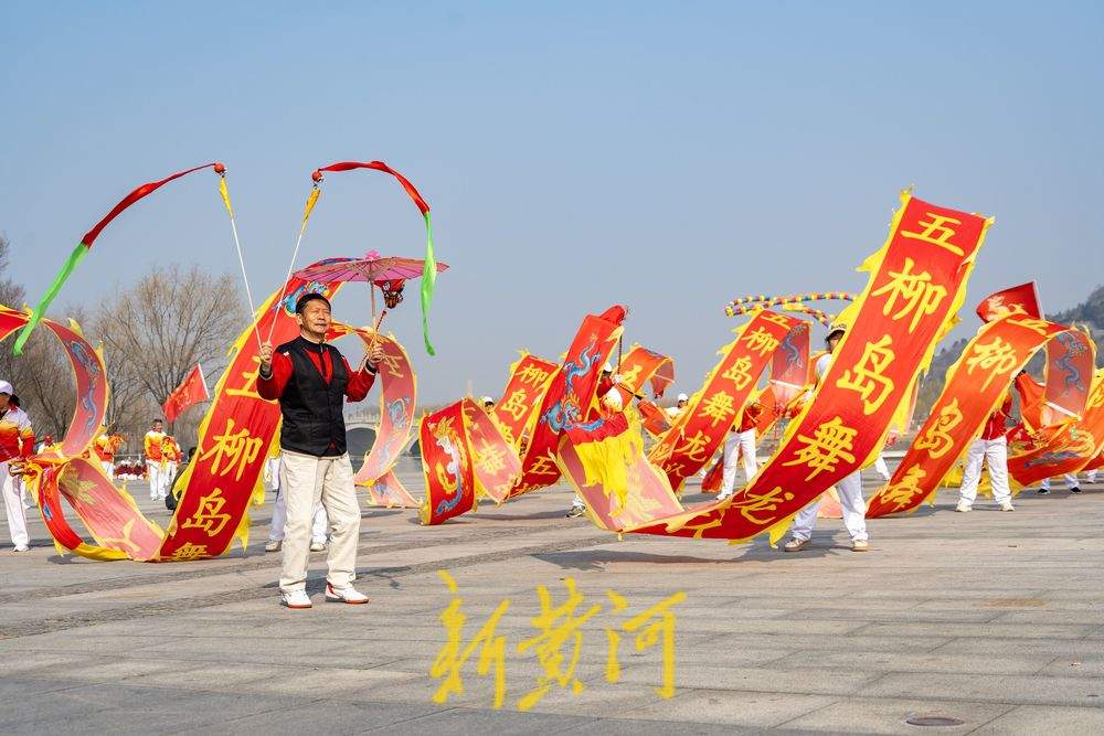 山水交融龙起舞！济南华山湖畔喜迎“龙抬头”