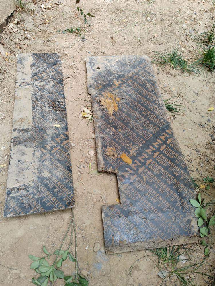 西安一8岁女孩小区内坠井身亡 井口仅用胶合板覆盖