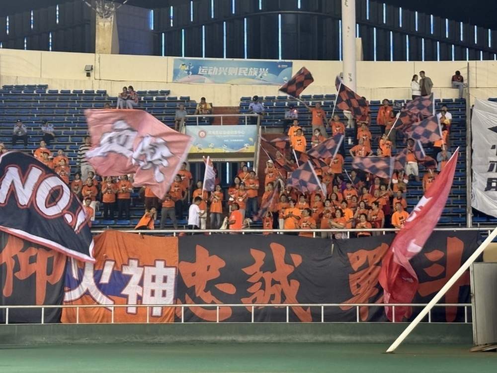 9.9元看四强争夺战，这个周日济南队主场迎战威海队，中场抽奖活动赢观赛好礼