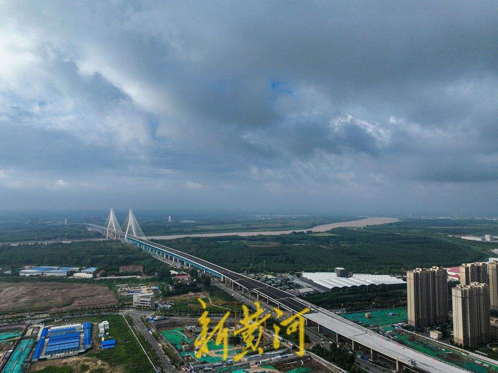 台风“格美”北上，济南黄河上空风起云涌