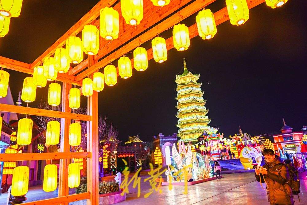 璀璨花灯亮起来，新春的喜庆氛围瞬间拉满
